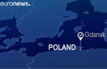 Logo EURONEWS umieszczone na mapie Polski z zaznaczoną lokalizacją Gdańska