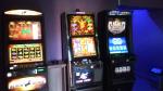 Trzy nielegalne automaty do gier hazardowych.